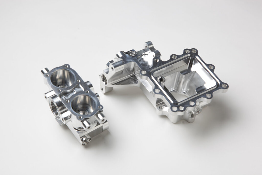 エンジン関連部品